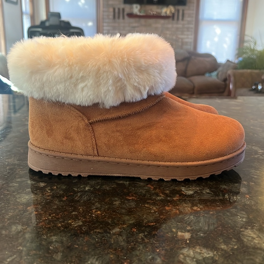 Tan Suede Boots with White Fur Trim - Picture 6 of 8